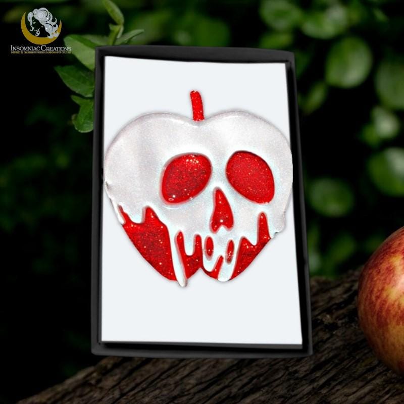 Poison Apple Brooch - Snow White Inspired Evil Queen